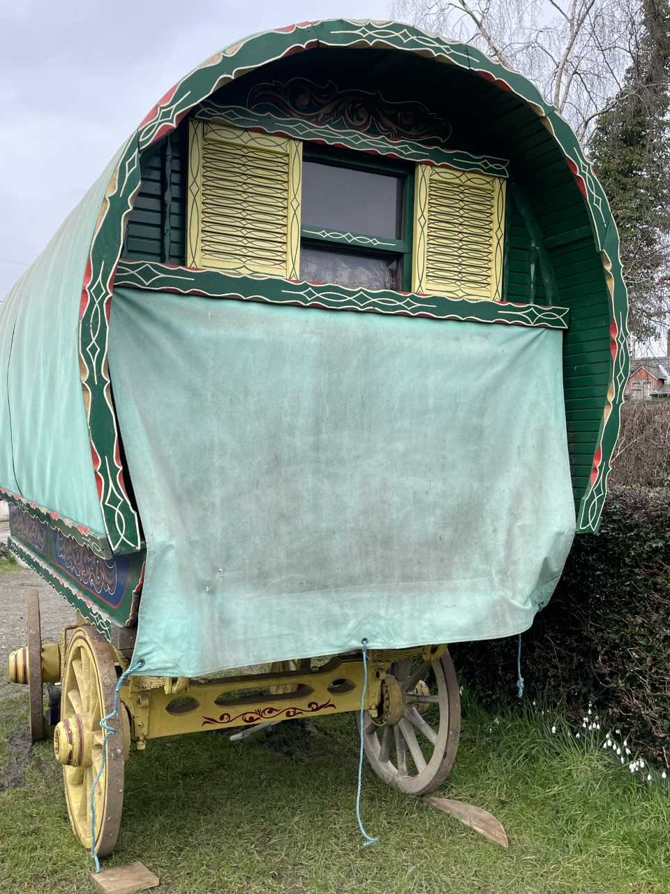 ledge wagon